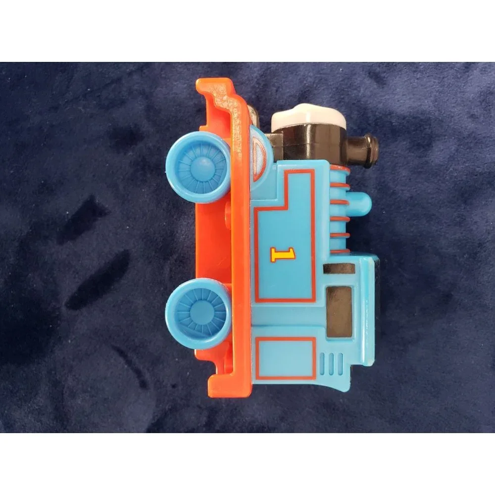 2011 Mattel Thomas & Friends Gullane Blue Thomas the Tank Engine Toy Train‎